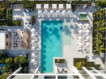 Expansive amenity roof deck
